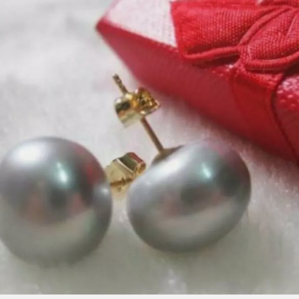 14k Gold 7mm Gray Akoya Pearl Stud Earrings